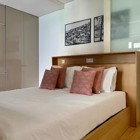 Light-filled With Garden • Downtown *