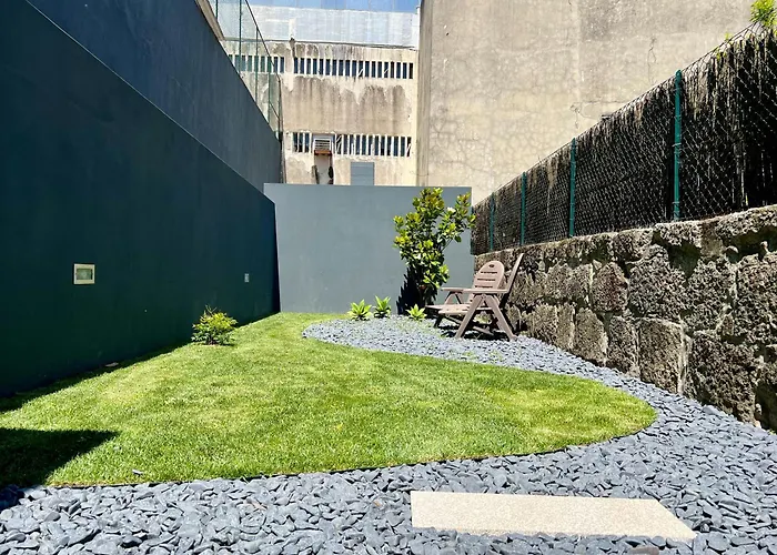 Light-filled With Garden • Downtown *