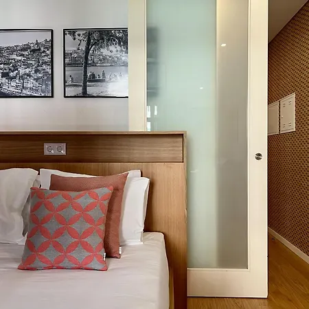 Apartman Light-filled With Garden • Downtown *