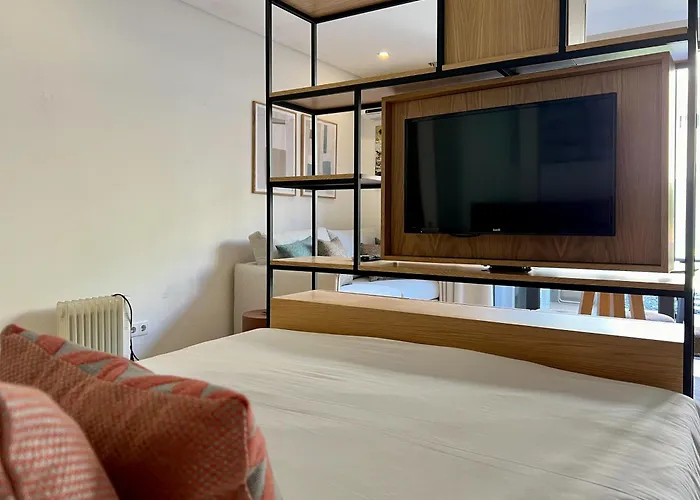 Light-filled With Garden • Downtown Apartman