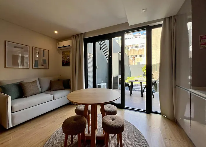 Light-filled With Garden • Downtown Apartman