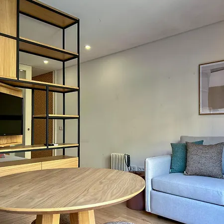 Light-filled With Garden • Downtown Apartment *